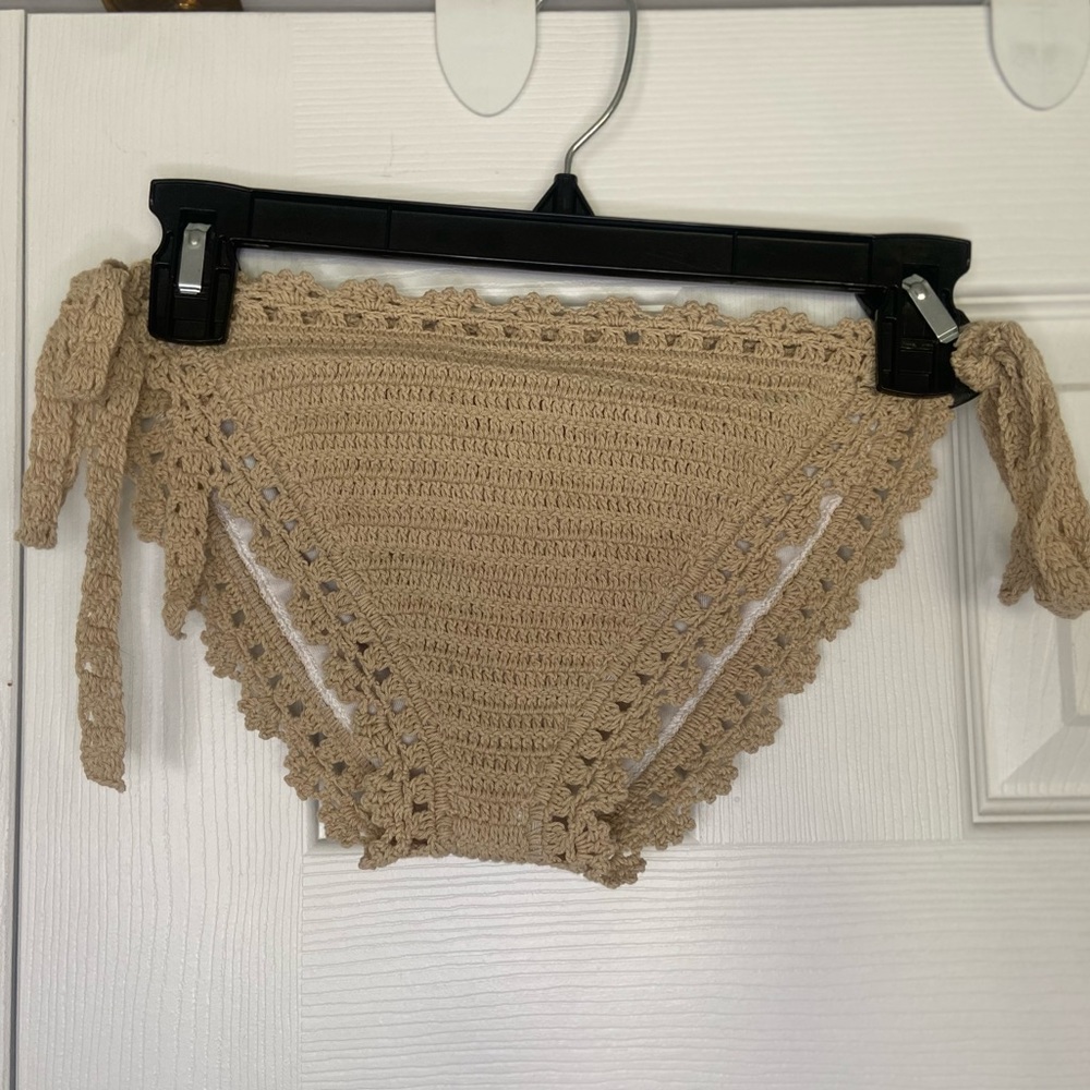 NEW!!! Never worn!!! Cupshe crochet bikini bottoms.